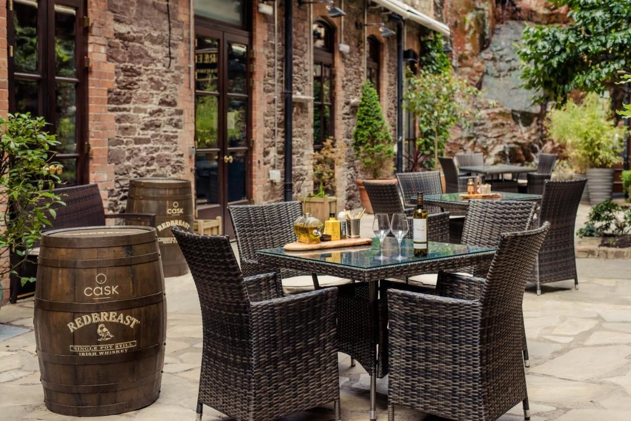 Отель Hotel Isaacs Cork City Корк-25