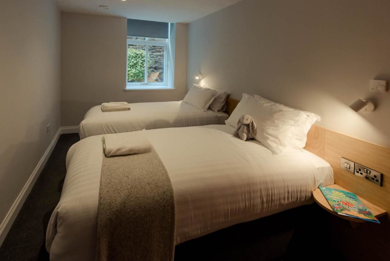 Отель Hotel Isaacs Cork City Корк