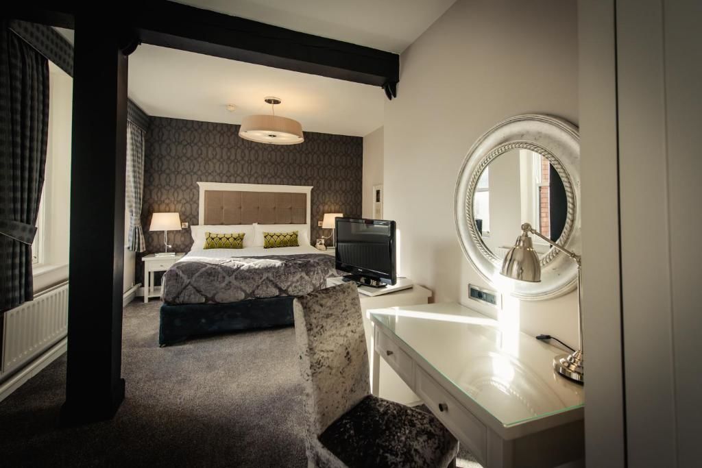 Отель Hotel Isaacs Cork City Корк