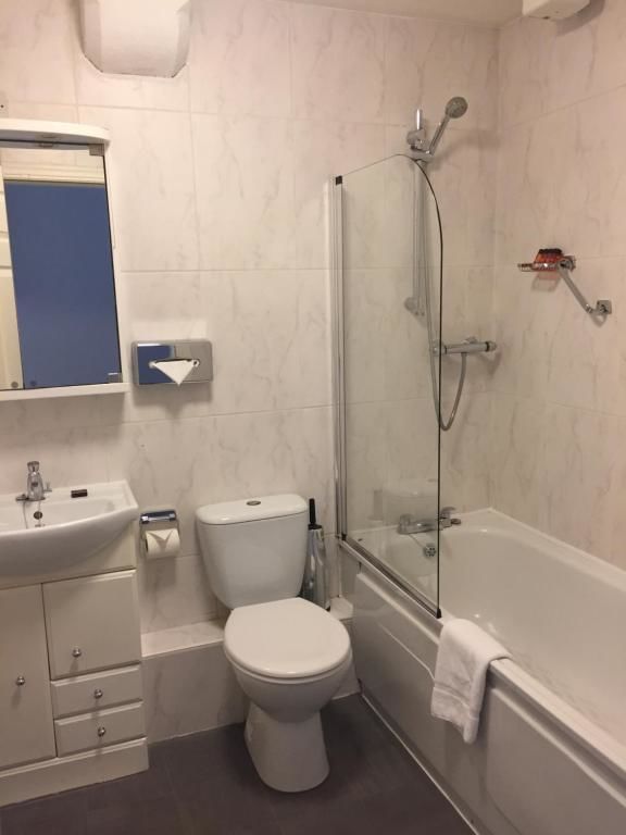 Отель Hotel Isaacs Cork City Корк-60