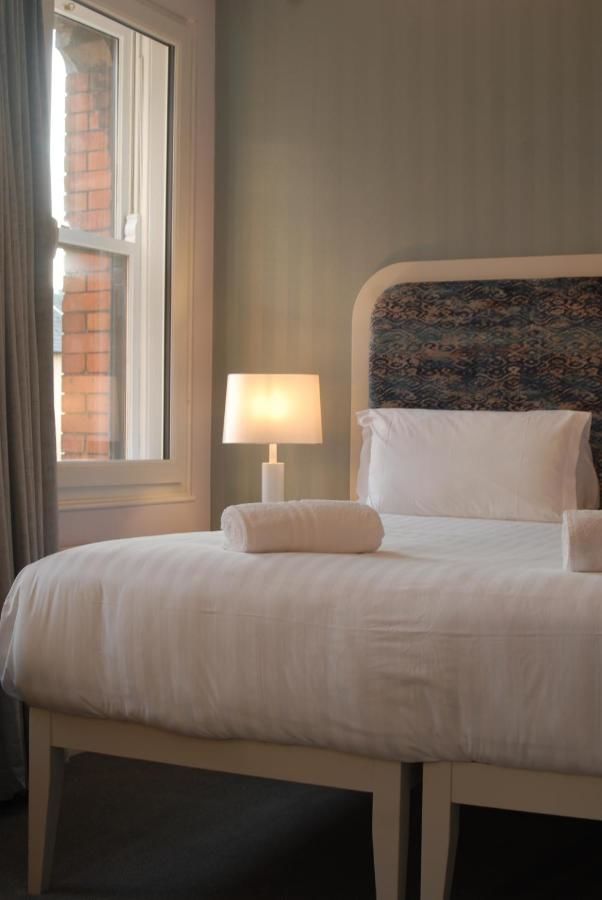 Отель Hotel Isaacs Cork City Корк