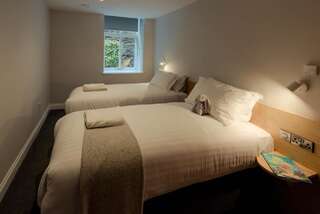 Отель Hotel Isaacs Cork City Корк Апартаменты Делюкс с 3 спальнями-5