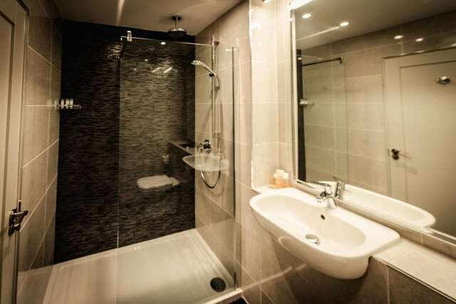 Отель Hotel Isaacs Cork City Корк-41